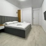 Apartment By Azimuth Navodari