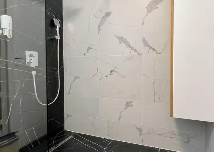 By Azimuth * Năvodari